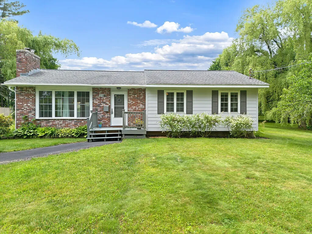 23 W Hill Road Gardiner ME 04345