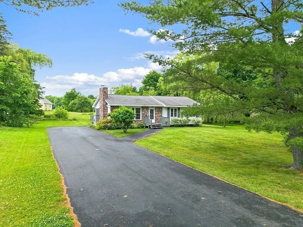 23 W Hill Road Gardiner ME 04345