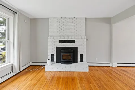 23 W Hill Road Gardiner ME 04345