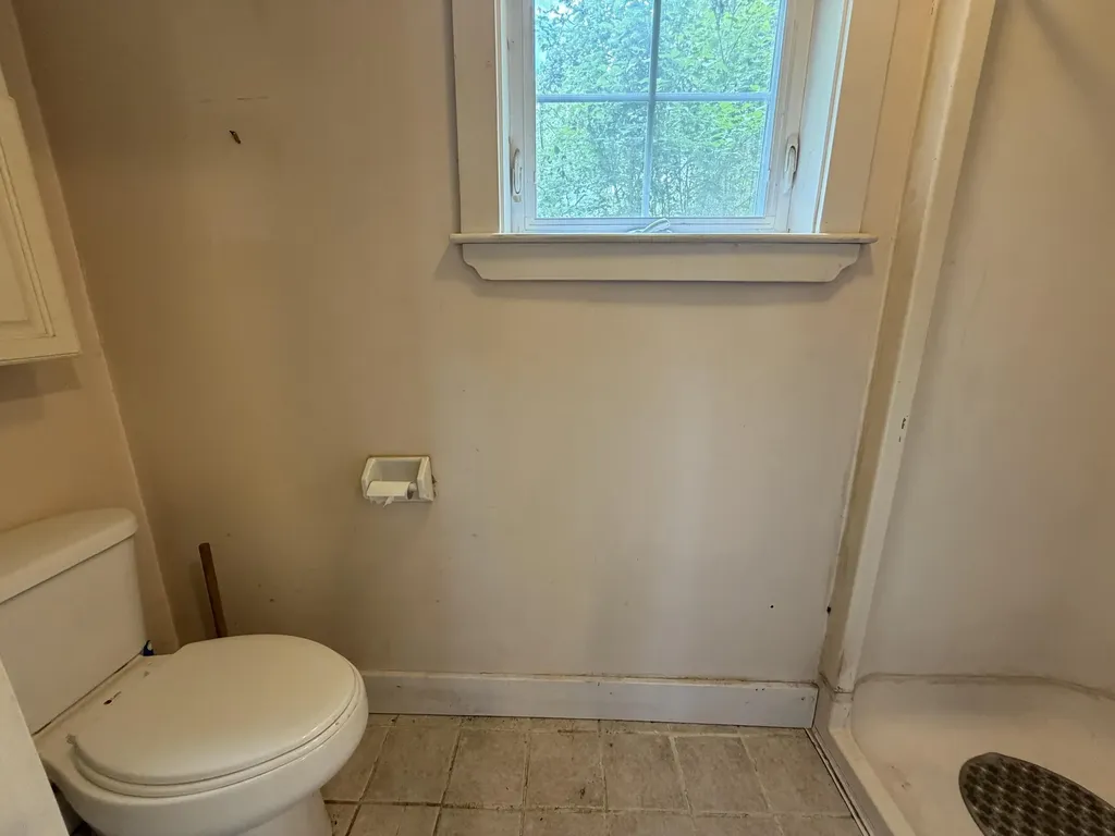 198 Taylor Street Lincoln ME 04457