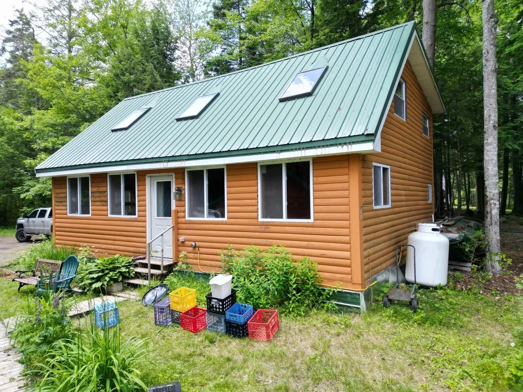 198 Taylor Street Lincoln ME 04457