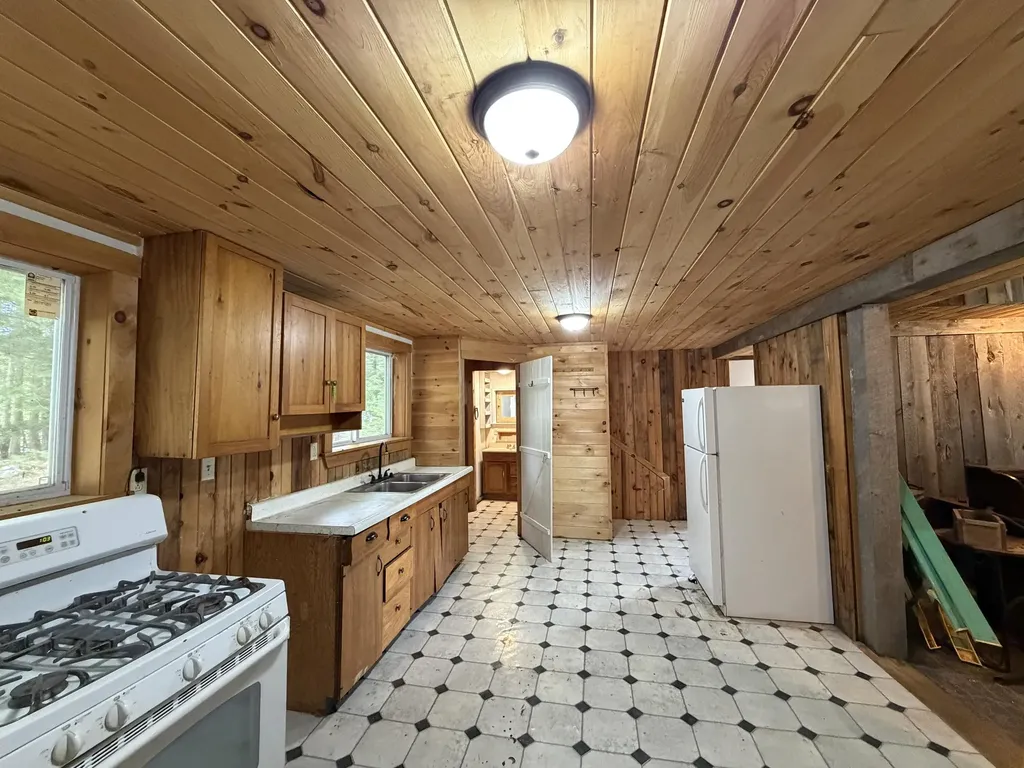 198 Taylor Street Lincoln ME 04457