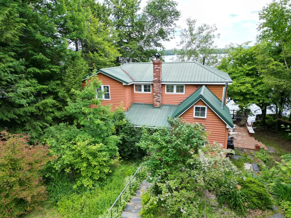 198 Taylor Street Lincoln ME 04457