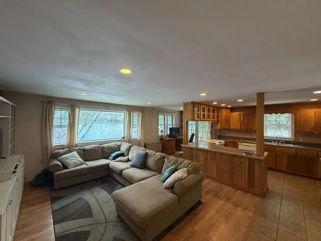 198 Taylor Street Lincoln ME 04457