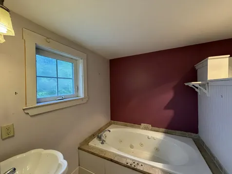 198 Taylor Street Lincoln ME 04457
