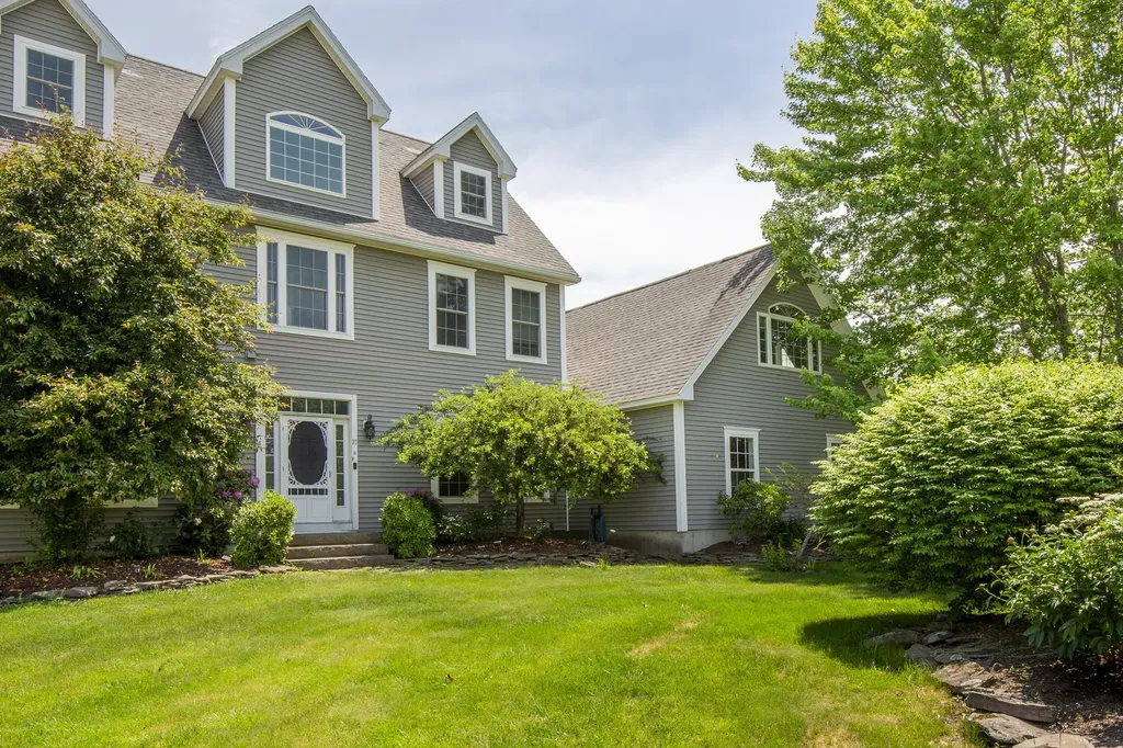 37 Constitution Avenue Hampden ME 04444