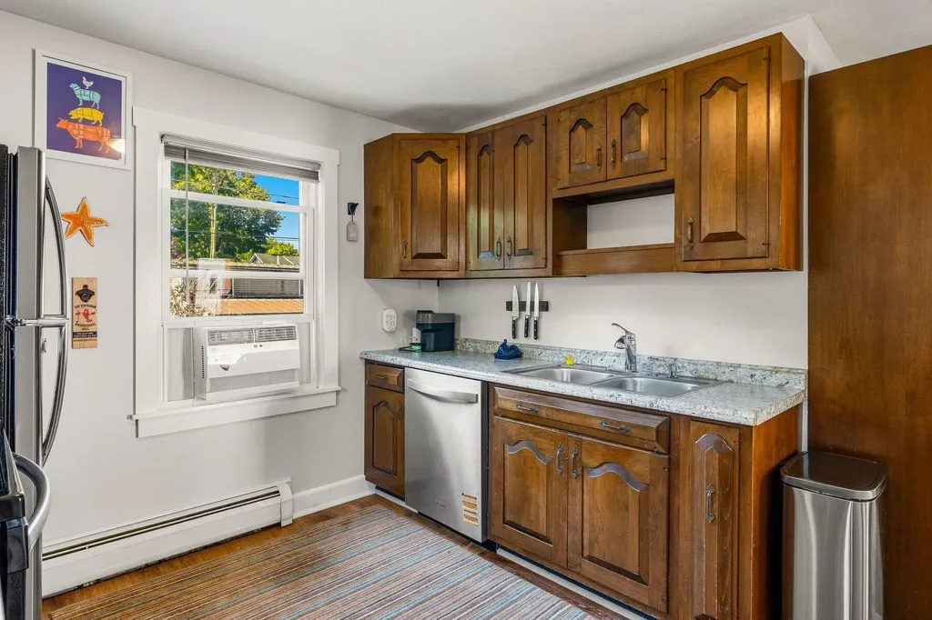 4 Halstead Street Kittery ME 03904