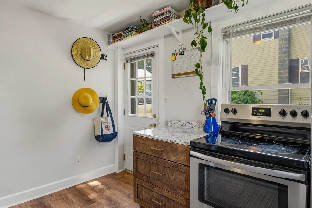 4 Halstead Street Kittery ME 03904
