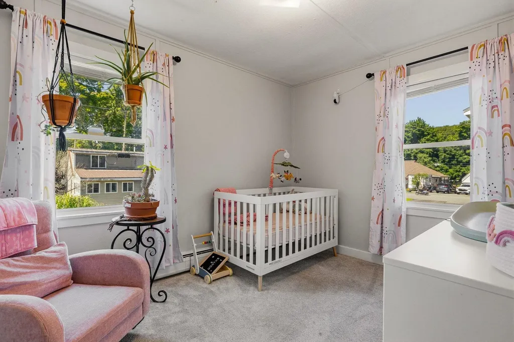 4 Halstead Street Kittery ME 03904