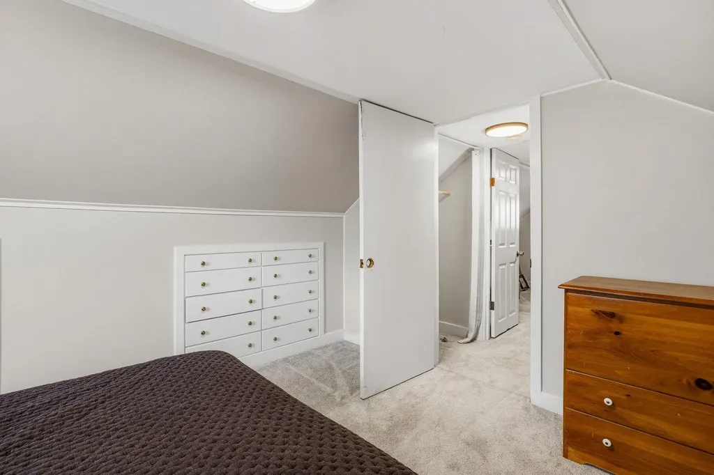 4 Halstead Street Kittery ME 03904