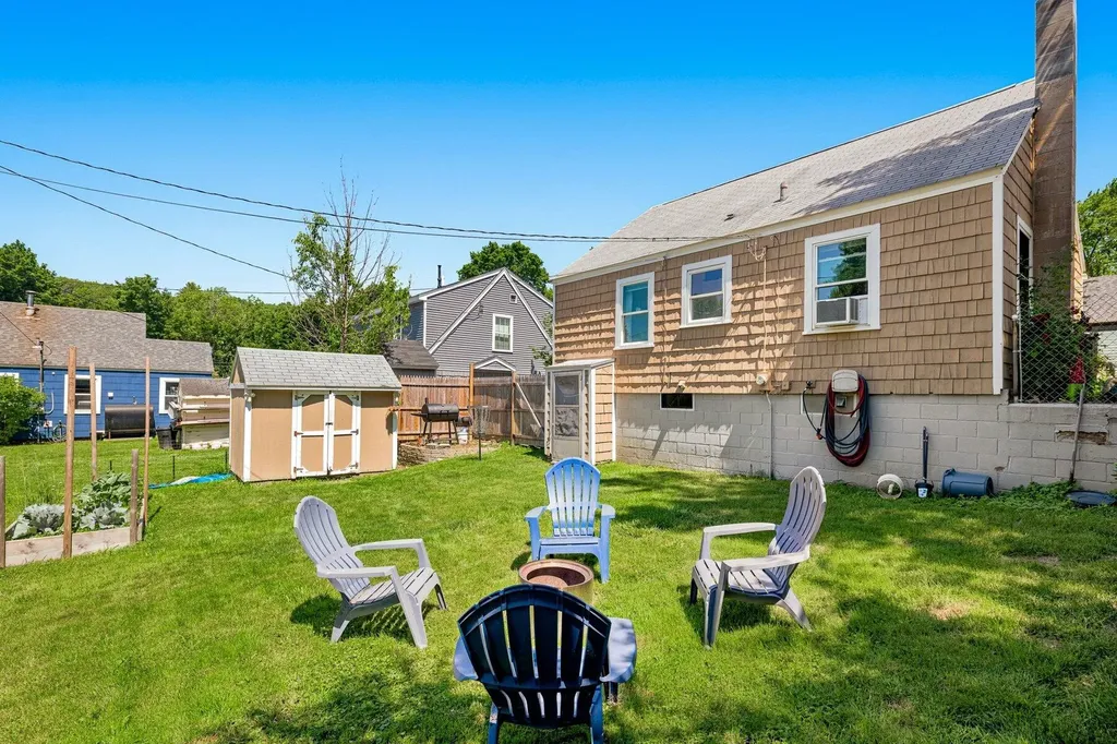 4 Halstead Street Kittery ME 03904