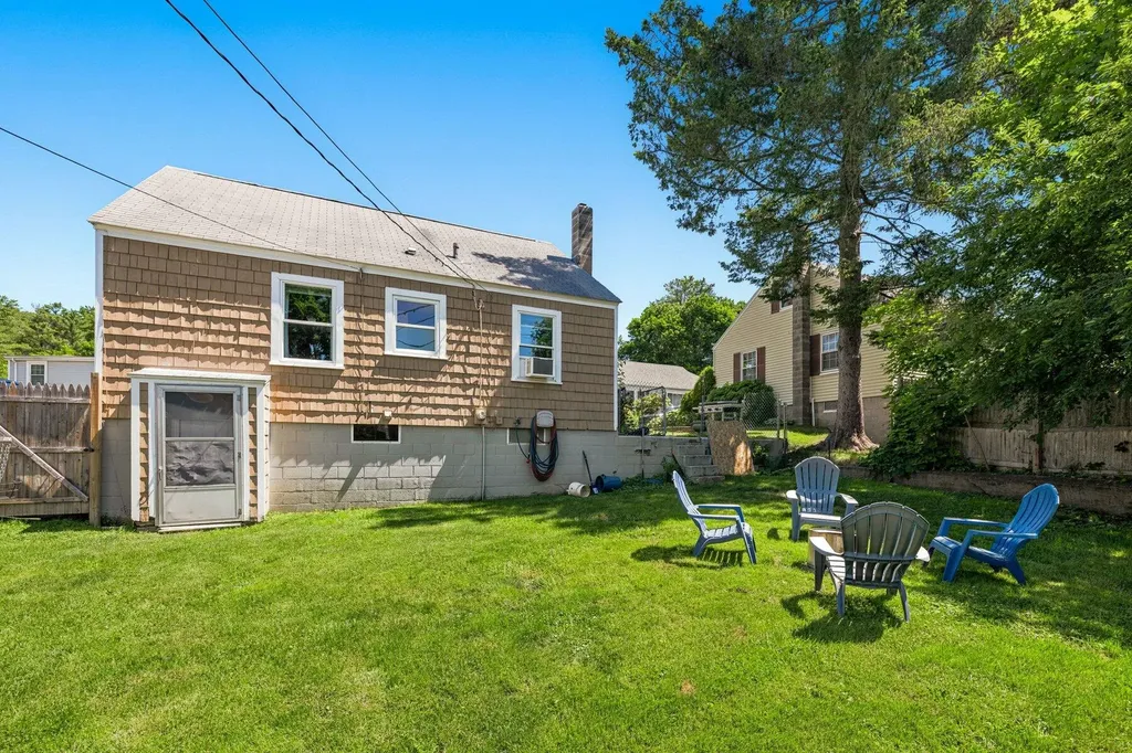 4 Halstead Street Kittery ME 03904