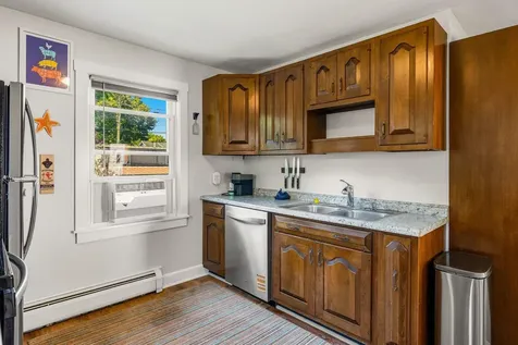 4 Halstead Street Kittery ME 03904
