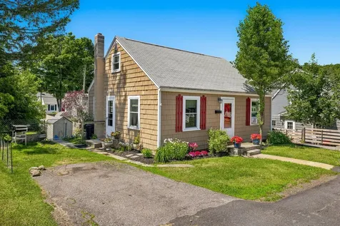 4 Halstead Street Kittery ME 03904