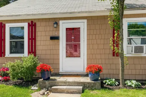 4 Halstead Street Kittery ME 03904