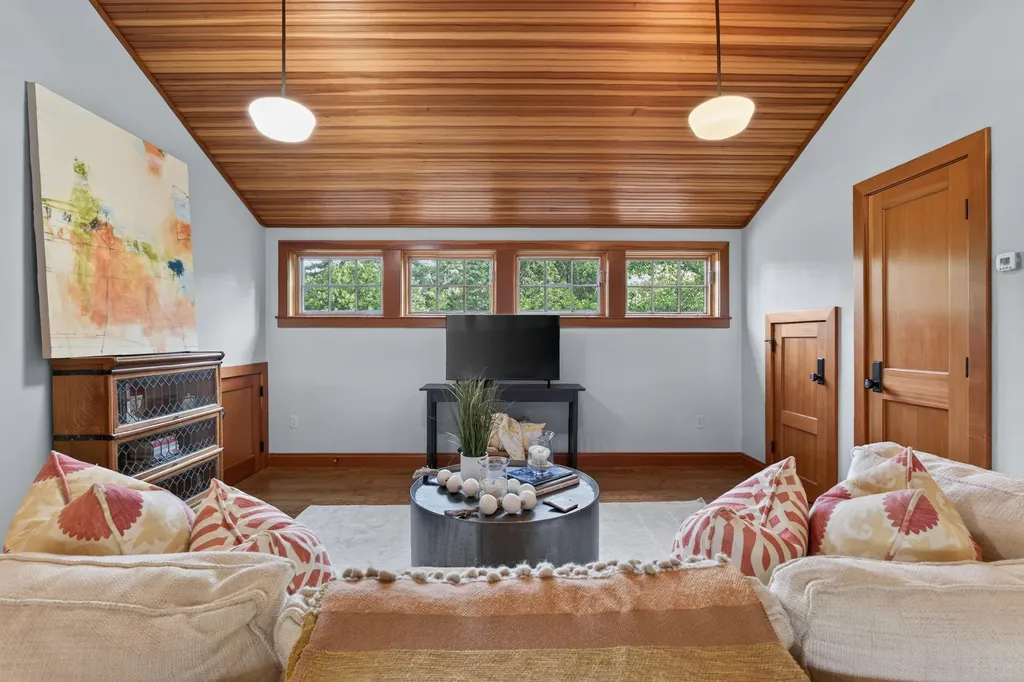 19 Tiger Lily Lane Cape Elizabeth ME 04107