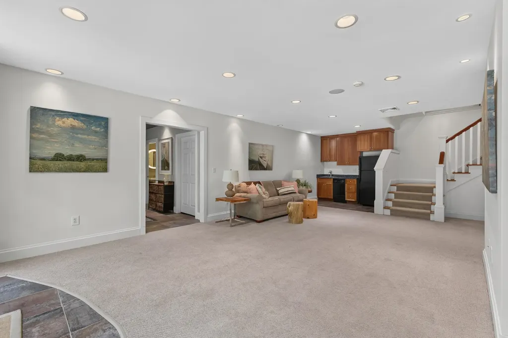 19 Tiger Lily Lane Cape Elizabeth ME 04107