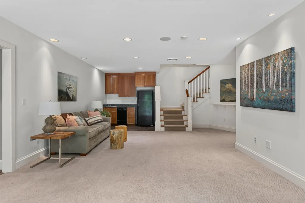 19 Tiger Lily Lane Cape Elizabeth ME 04107