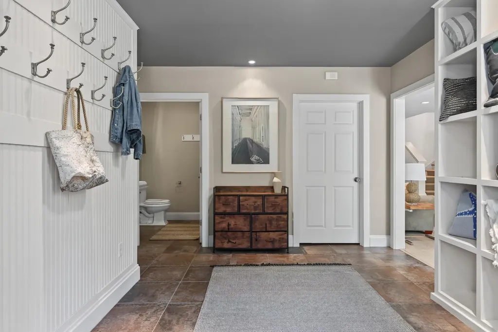 19 Tiger Lily Lane Cape Elizabeth ME 04107