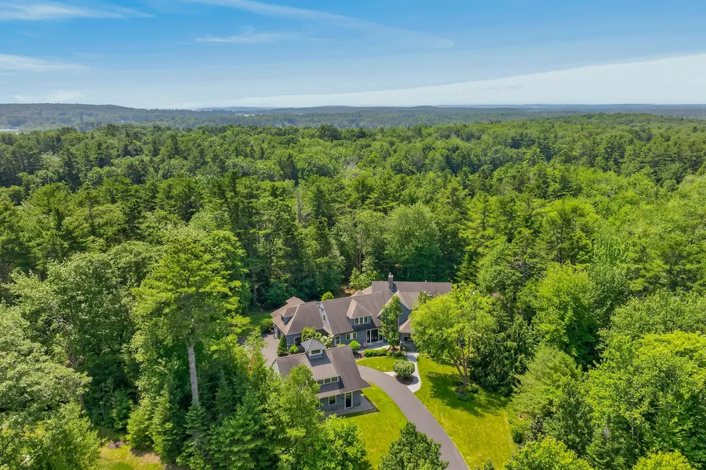 19 Tiger Lily Lane Cape Elizabeth ME 04107