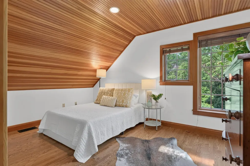 19 Tiger Lily Lane Cape Elizabeth ME 04107