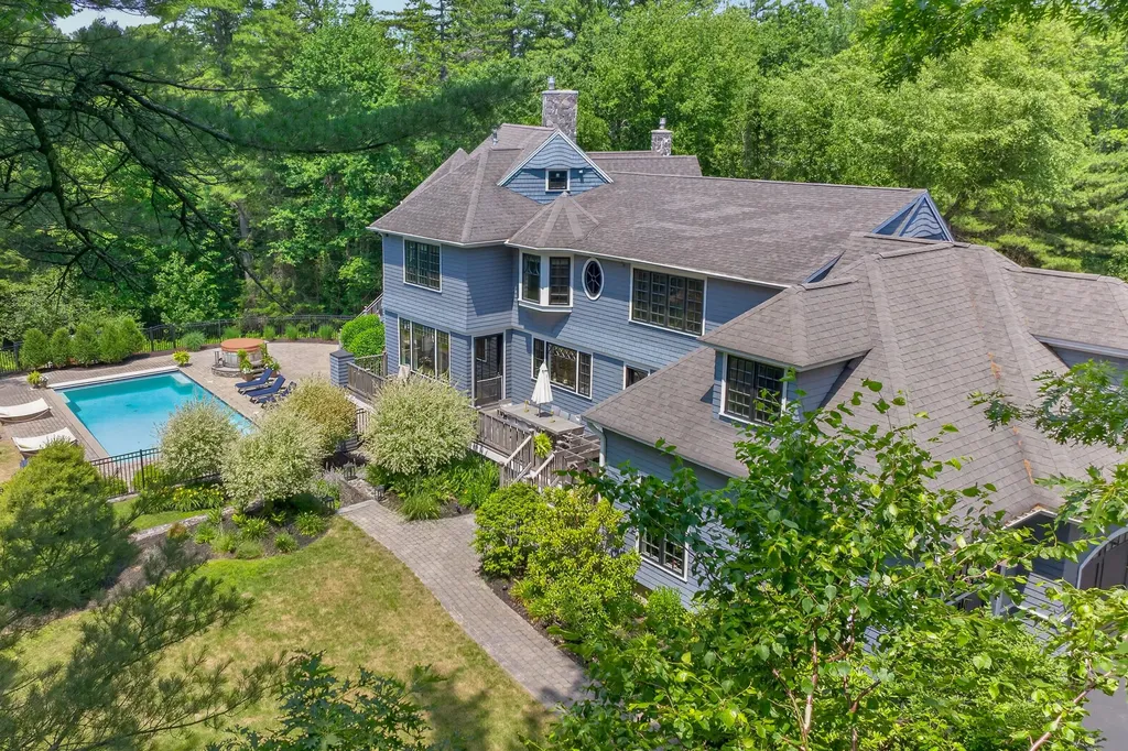 19 Tiger Lily Lane Cape Elizabeth ME 04107