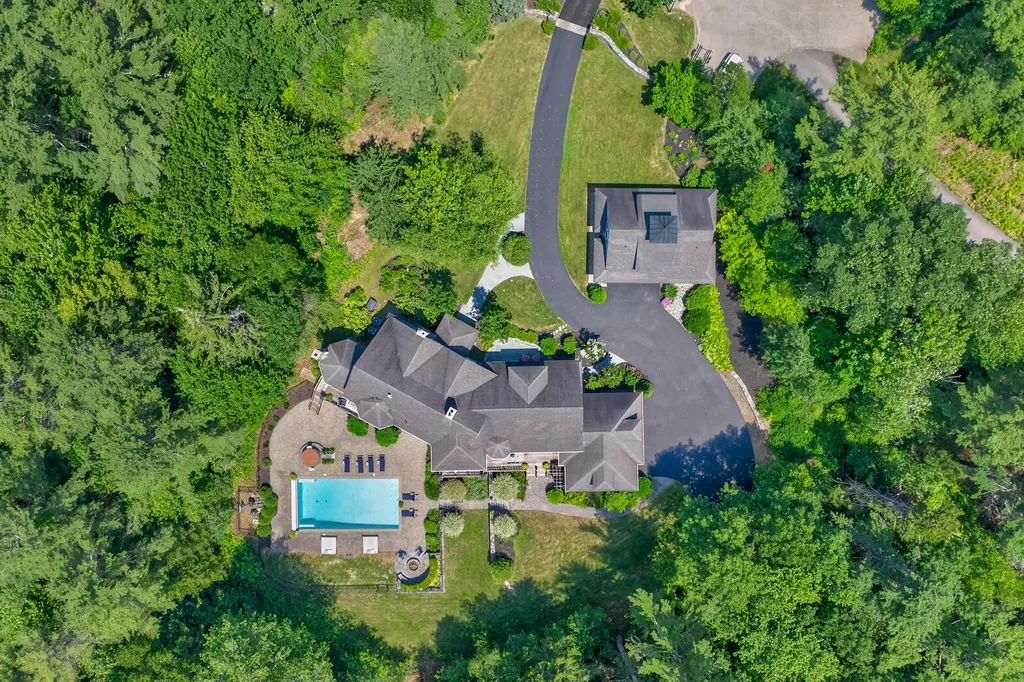 19 Tiger Lily Lane Cape Elizabeth ME 04107