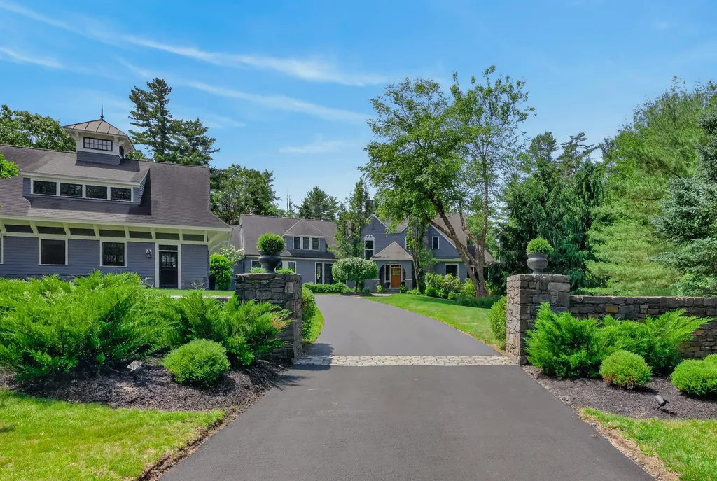 19 Tiger Lily Lane Cape Elizabeth ME 04107