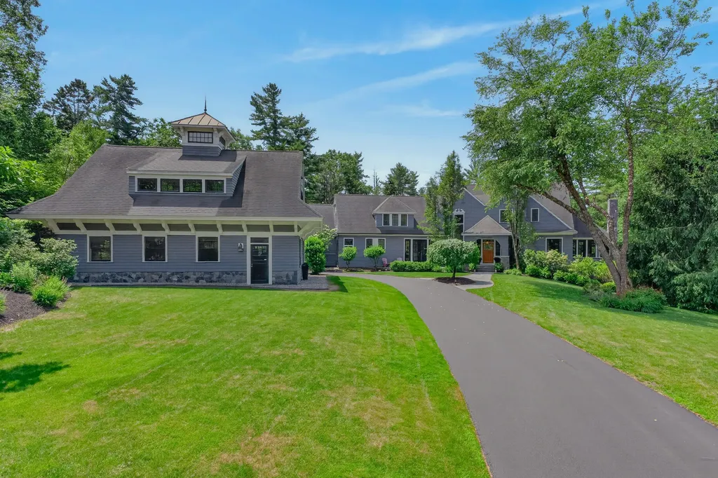 19 Tiger Lily Lane Cape Elizabeth ME 04107