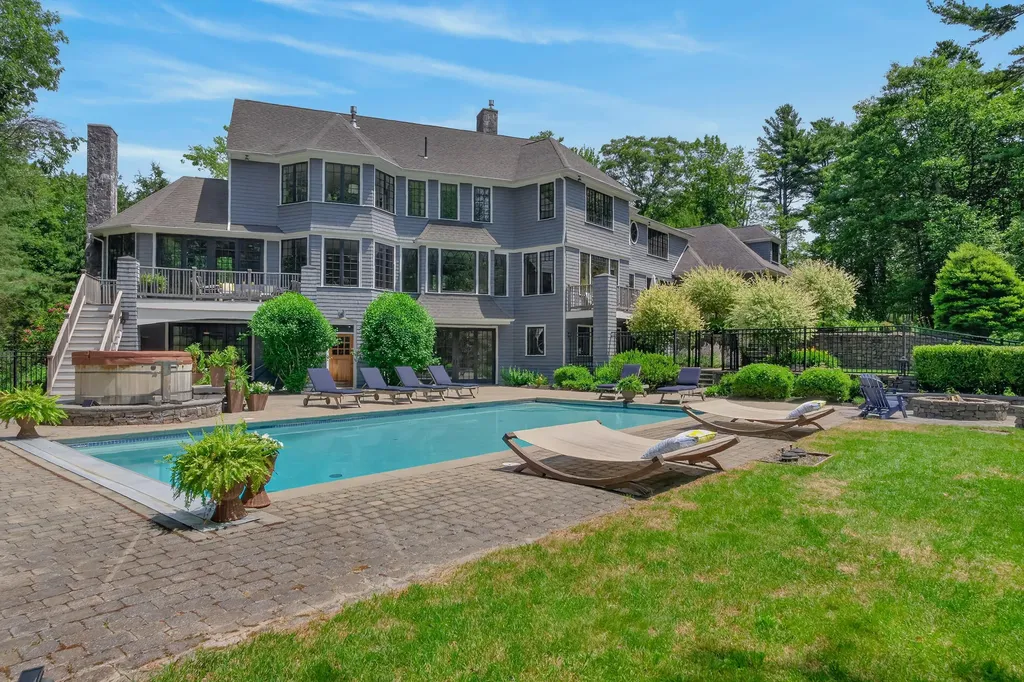 19 Tiger Lily Lane Cape Elizabeth ME 04107