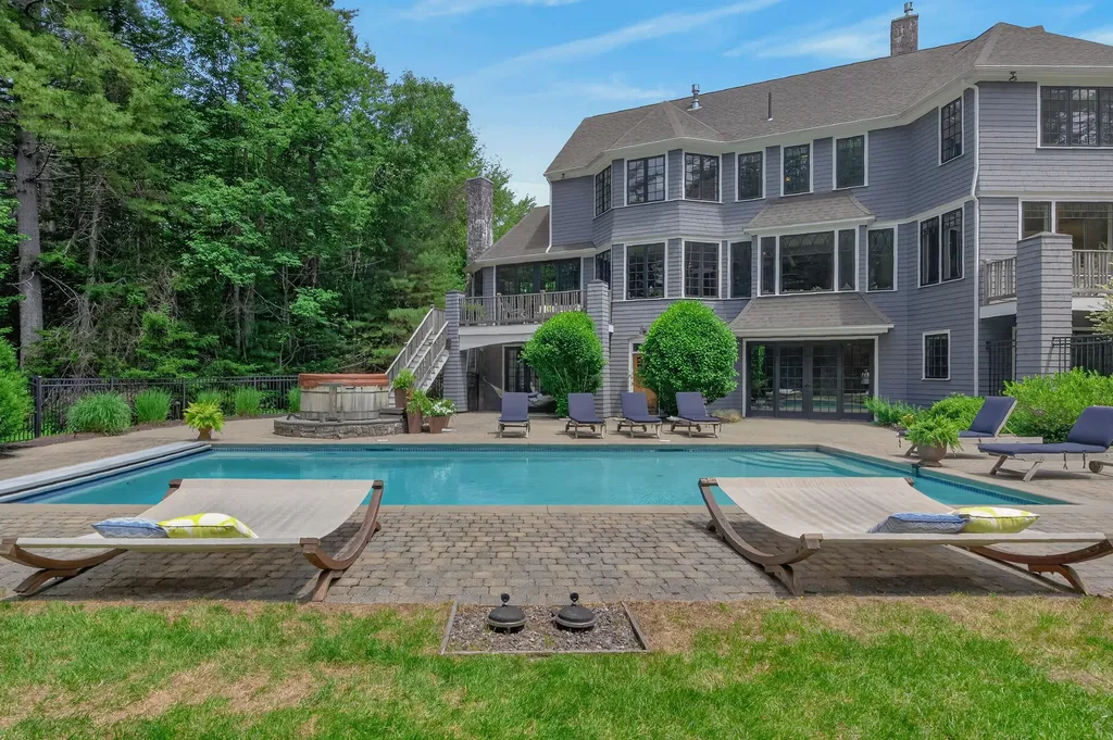 19 Tiger Lily Lane Cape Elizabeth ME 04107
