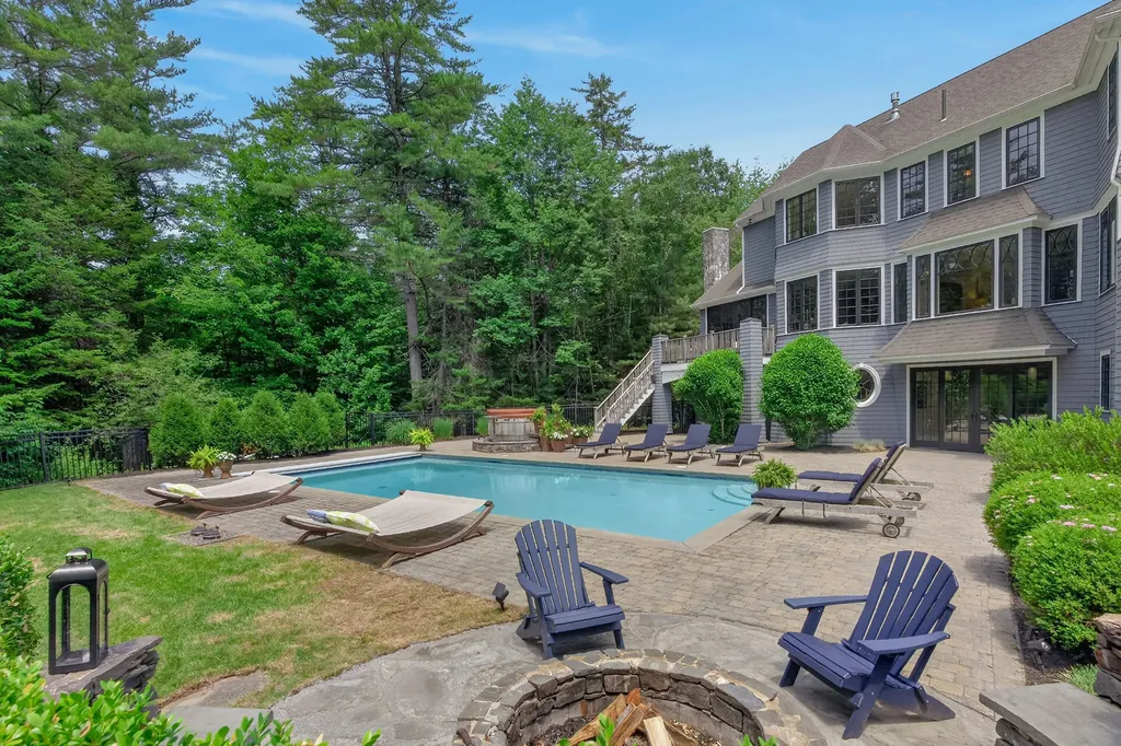 19 Tiger Lily Lane Cape Elizabeth ME 04107