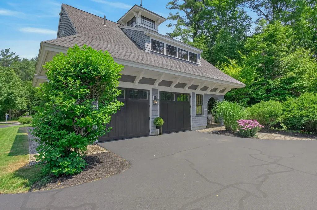 19 Tiger Lily Lane Cape Elizabeth ME 04107