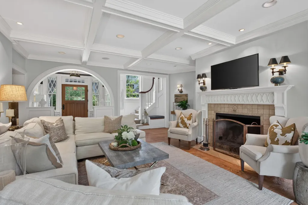 19 Tiger Lily Lane Cape Elizabeth ME 04107