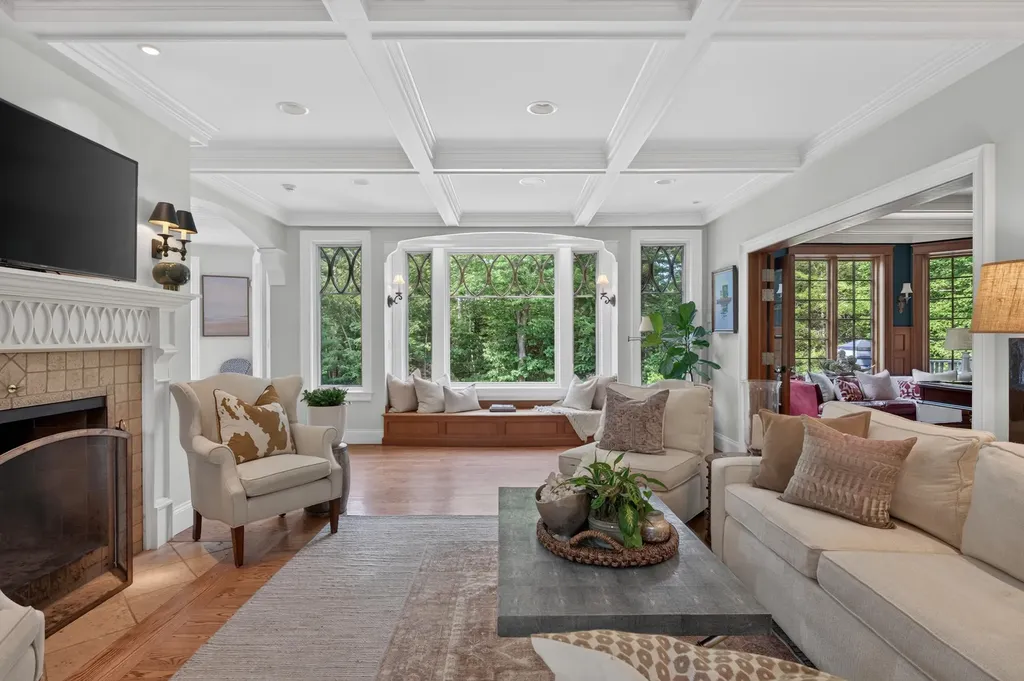 19 Tiger Lily Lane Cape Elizabeth ME 04107