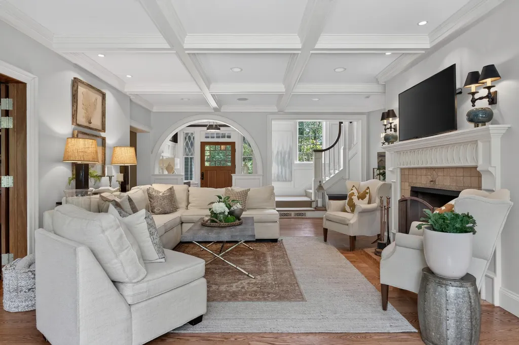 19 Tiger Lily Lane Cape Elizabeth ME 04107