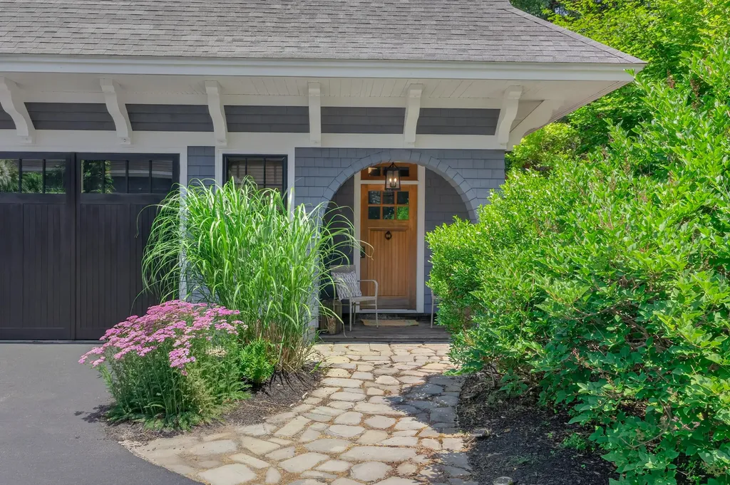 19 Tiger Lily Lane Cape Elizabeth ME 04107