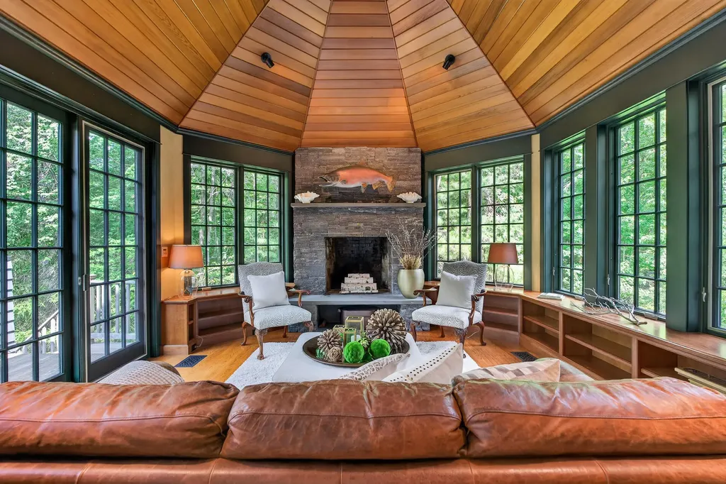 19 Tiger Lily Lane Cape Elizabeth ME 04107