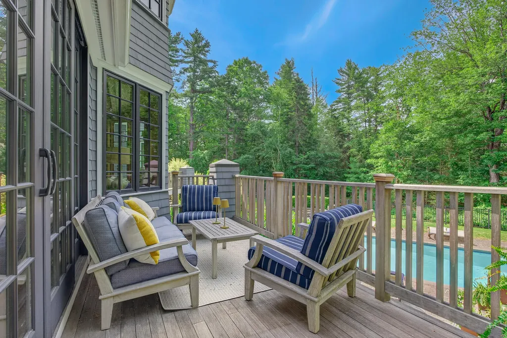 19 Tiger Lily Lane Cape Elizabeth ME 04107