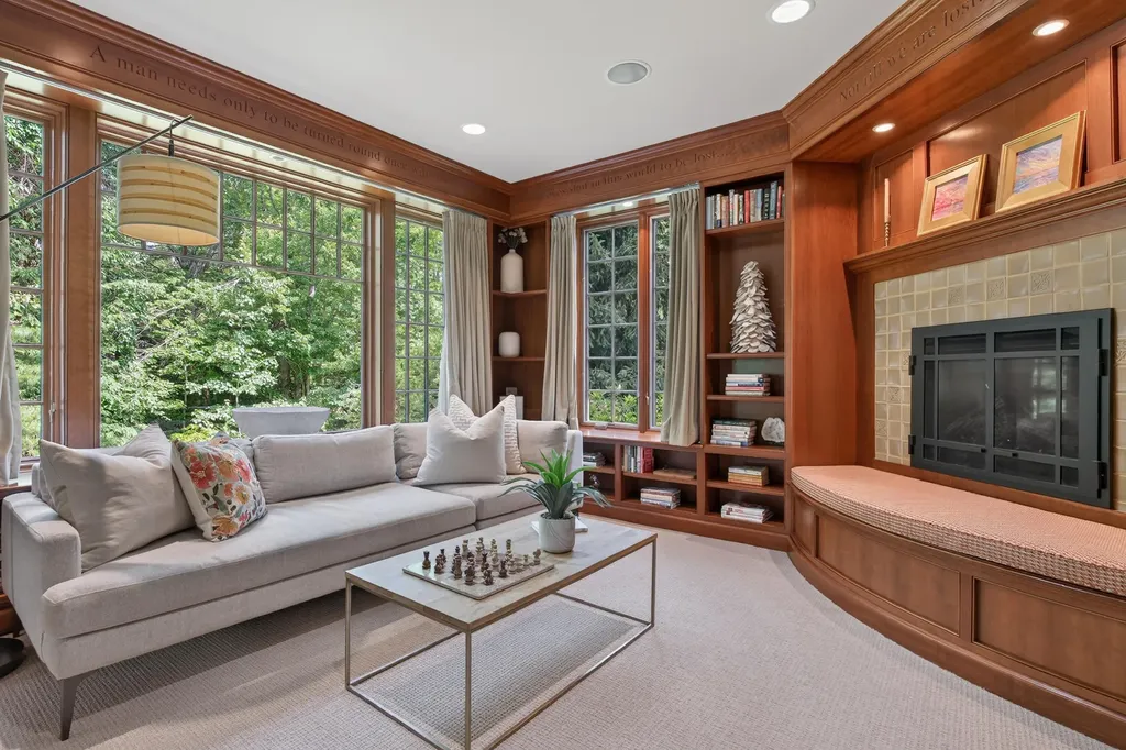 19 Tiger Lily Lane Cape Elizabeth ME 04107
