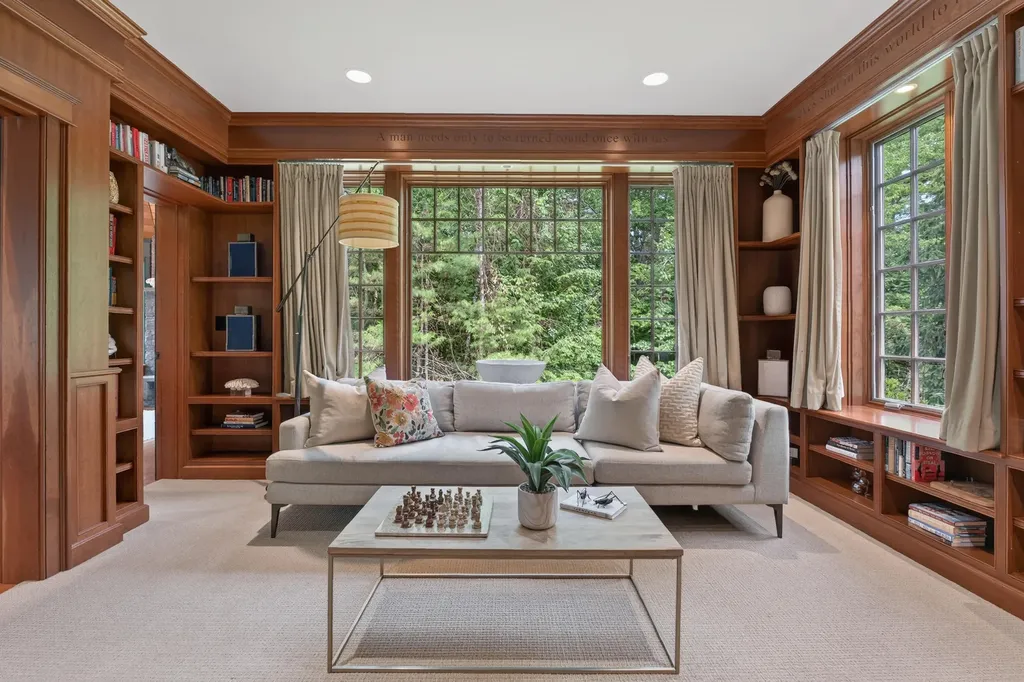 19 Tiger Lily Lane Cape Elizabeth ME 04107