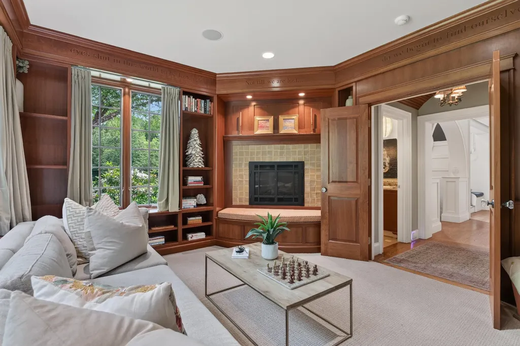 19 Tiger Lily Lane Cape Elizabeth ME 04107