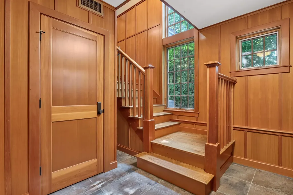 19 Tiger Lily Lane Cape Elizabeth ME 04107