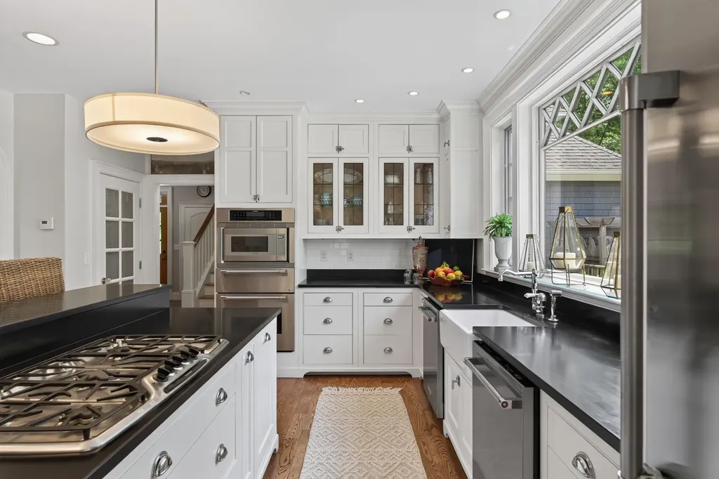 19 Tiger Lily Lane Cape Elizabeth ME 04107