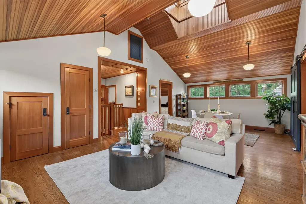 19 Tiger Lily Lane Cape Elizabeth ME 04107