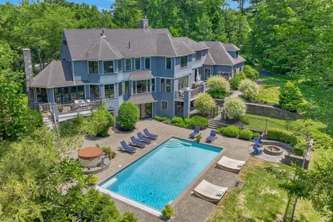 19 Tiger Lily Lane Cape Elizabeth ME 04107
