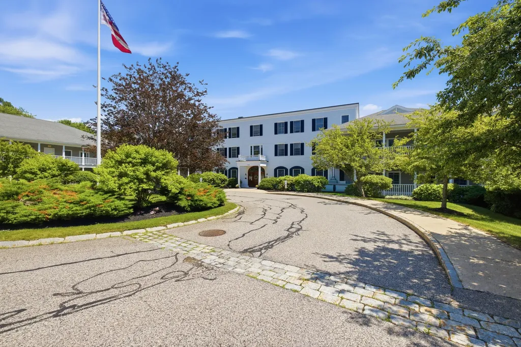 106 Farragut Way Kennebunk ME 04043