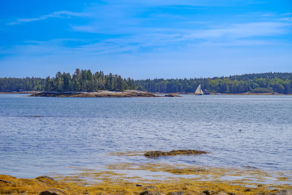 423 Martin Point Road Friendship ME 04547