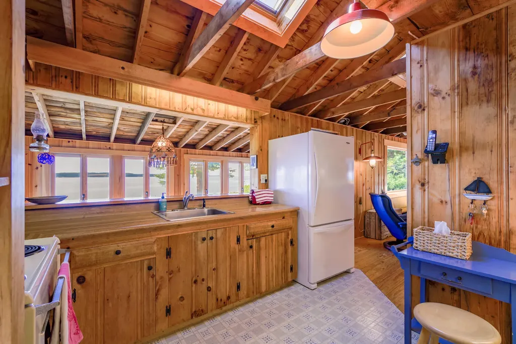 423 Martin Point Road Friendship ME 04547