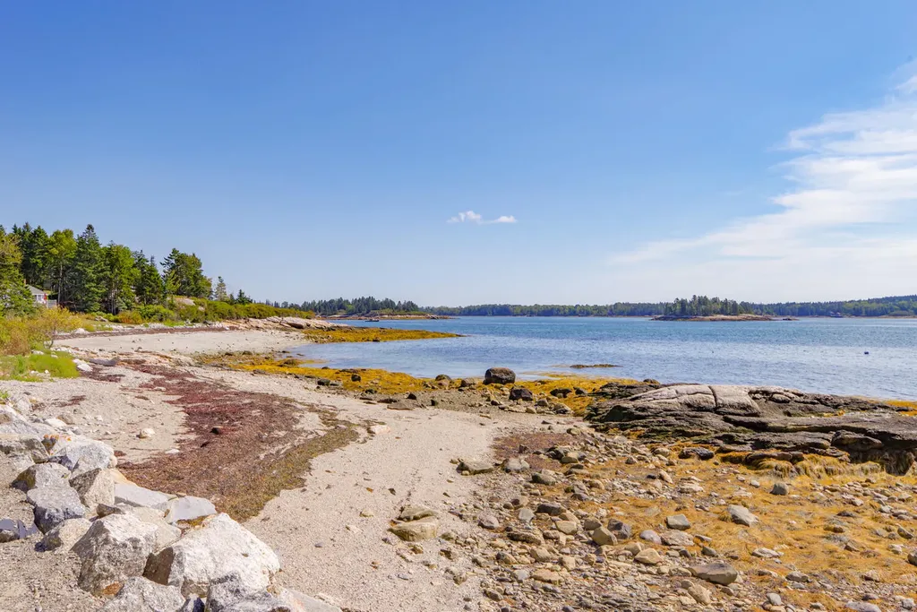 423 Martin Point Road Friendship ME 04547